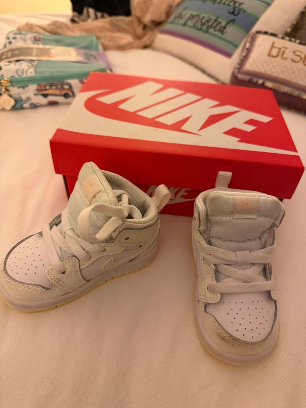 Nike Baby Brand New  High-Top Sneakers in Cream and White Size 4C